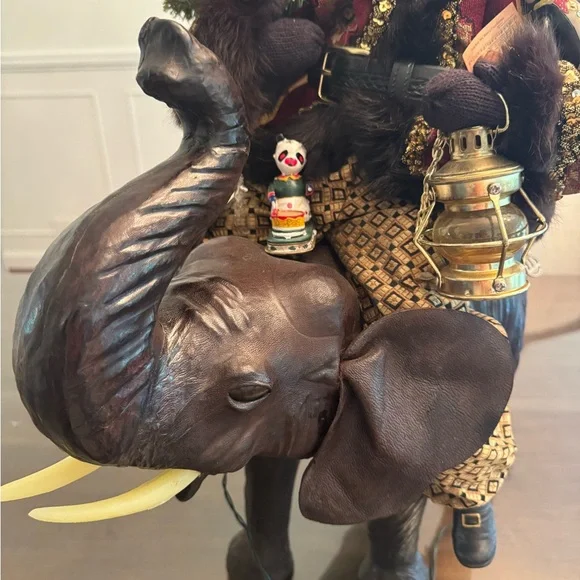 Limited edition Karen Didion light up Santa on elephant - Picture 9 of 13